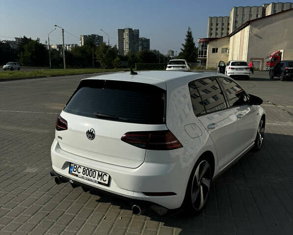 Білий Фольксваген Гольф ГТІ, об'ємом двигуна 1.98 л та пробігом 65 тис. км за 25000 $, фото 8 на Automoto.ua