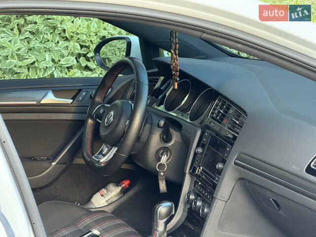 Білий Фольксваген Гольф ГТІ, об'ємом двигуна 1.98 л та пробігом 67 тис. км за 18999 $, фото 21 на Automoto.ua