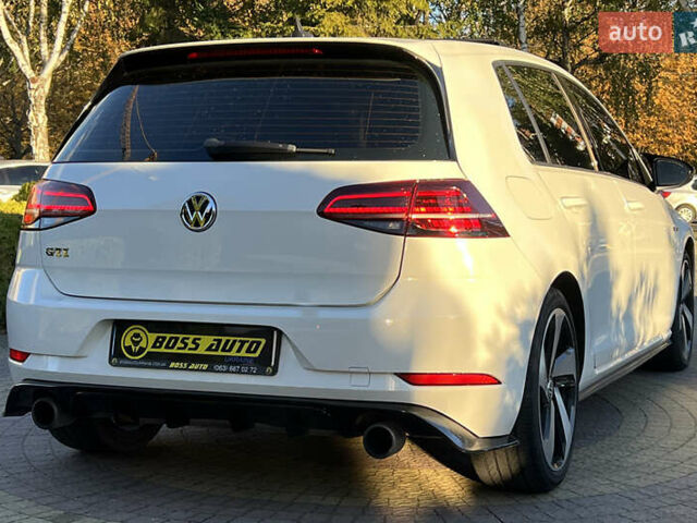 Белый Фольксваген Гольф ГТИ, объемом двигателя 1.98 л и пробегом 680 тыс. км за 24750 $, фото 6 на Automoto.ua