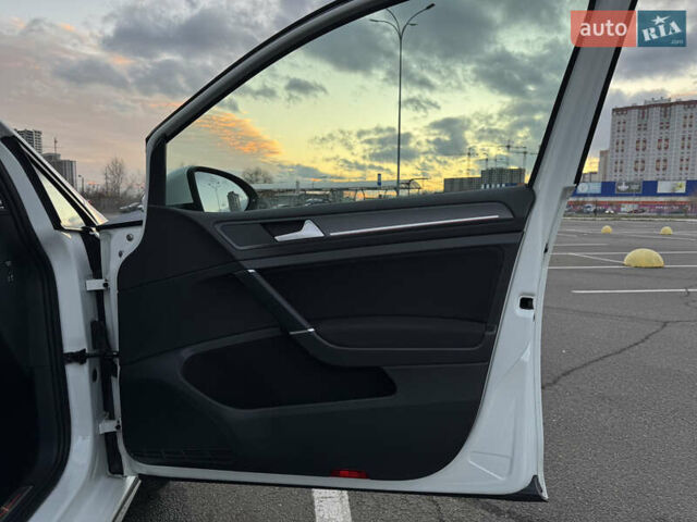 Белый Фольксваген Гольф ГТИ, объемом двигателя 1.98 л и пробегом 65 тыс. км за 25400 $, фото 20 на Automoto.ua