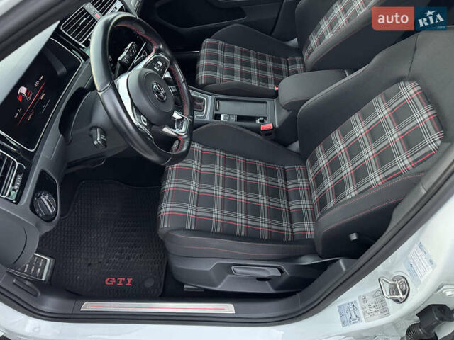 Белый Фольксваген Гольф ГТИ, объемом двигателя 1.98 л и пробегом 65 тыс. км за 25400 $, фото 30 на Automoto.ua