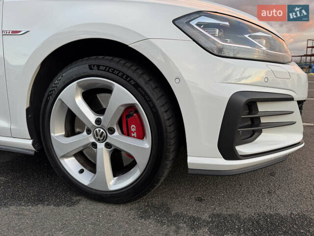 Белый Фольксваген Гольф ГТИ, объемом двигателя 1.98 л и пробегом 65 тыс. км за 25400 $, фото 8 на Automoto.ua