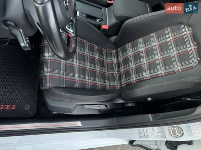Белый Фольксваген Гольф ГТИ, объемом двигателя 1.98 л и пробегом 65 тыс. км за 25400 $, фото 31 на Automoto.ua