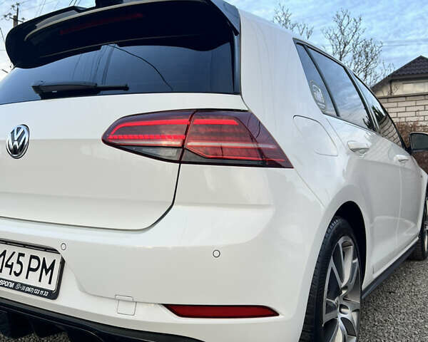 Белый Фольксваген Гольф ГТИ, объемом двигателя 2 л и пробегом 105 тыс. км за 22000 $, фото 8 на Automoto.ua