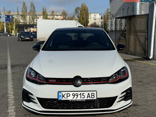 Белый Фольксваген Гольф ГТИ, объемом двигателя 1.98 л и пробегом 56 тыс. км за 20000 $, фото 2 на Automoto.ua
