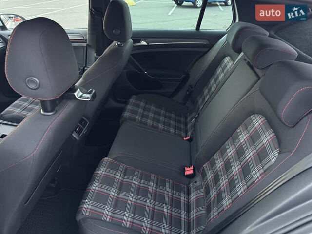 Белый Фольксваген Гольф ГТИ, объемом двигателя 1.98 л и пробегом 65 тыс. км за 25400 $, фото 27 на Automoto.ua