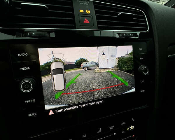 Белый Фольксваген Гольф ГТИ, объемом двигателя 2 л и пробегом 105 тыс. км за 22000 $, фото 20 на Automoto.ua