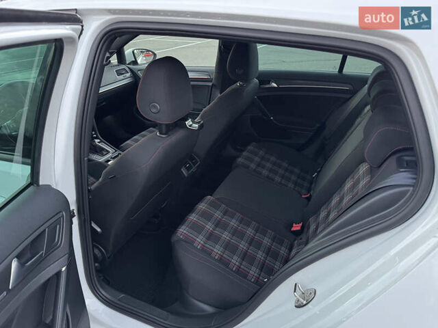 Белый Фольксваген Гольф ГТИ, объемом двигателя 1.98 л и пробегом 65 тыс. км за 25400 $, фото 26 на Automoto.ua