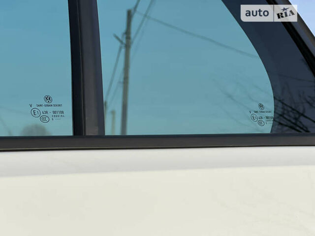 Білий Фольксваген Гольф ГТІ, об'ємом двигуна 1.98 л та пробігом 62 тис. км за 26500 $, фото 35 на Automoto.ua