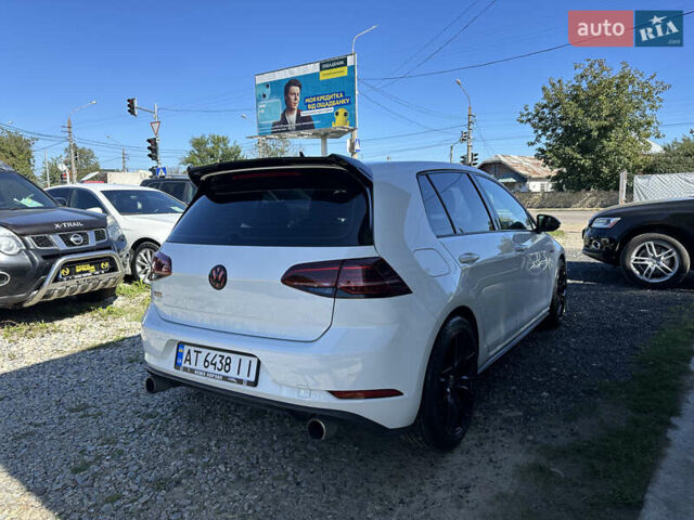 Білий Фольксваген Гольф ГТІ, об'ємом двигуна 1.98 л та пробігом 170 тис. км за 18999 $, фото 4 на Automoto.ua