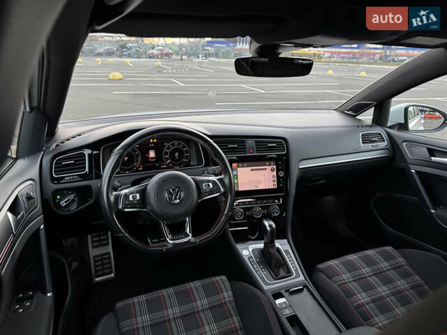 Белый Фольксваген Гольф ГТИ, объемом двигателя 1.98 л и пробегом 65 тыс. км за 25400 $, фото 28 на Automoto.ua