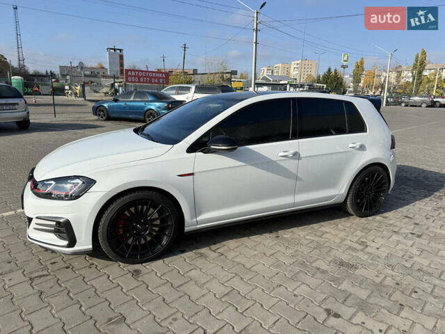 Белый Фольксваген Гольф ГТИ, объемом двигателя 1.98 л и пробегом 56 тыс. км за 20000 $, фото 1 на Automoto.ua