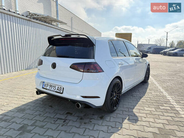 Белый Фольксваген Гольф ГТИ, объемом двигателя 1.98 л и пробегом 56 тыс. км за 20000 $, фото 8 на Automoto.ua