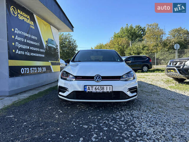Білий Фольксваген Гольф ГТІ, об'ємом двигуна 1.98 л та пробігом 170 тис. км за 18999 $, фото 1 на Automoto.ua