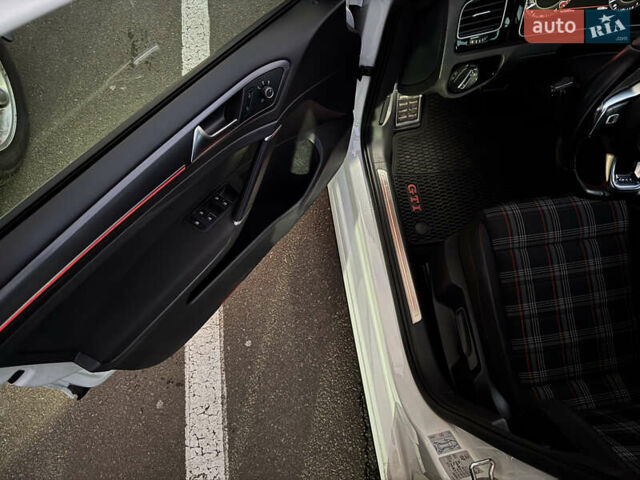 Белый Фольксваген Гольф ГТИ, объемом двигателя 1.98 л и пробегом 65 тыс. км за 25400 $, фото 43 на Automoto.ua