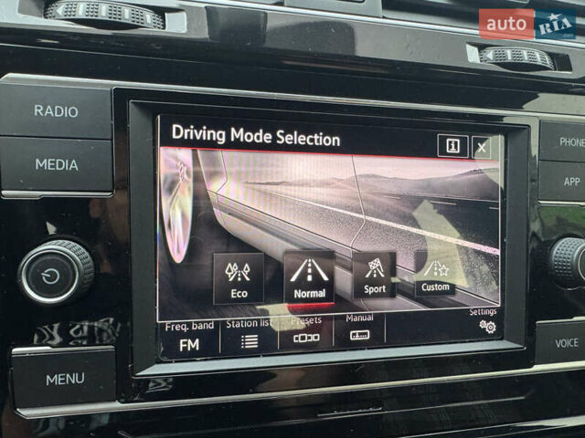 Білий Фольксваген Гольф ГТІ, об'ємом двигуна 2 л та пробігом 11 тис. км за 21500 $, фото 54 на Automoto.ua