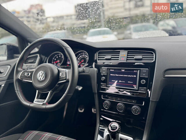 Білий Фольксваген Гольф ГТІ, об'ємом двигуна 2 л та пробігом 11 тис. км за 21500 $, фото 35 на Automoto.ua