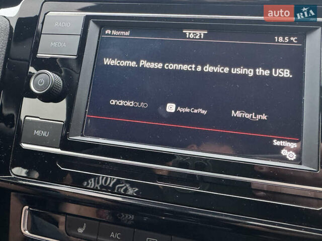Білий Фольксваген Гольф ГТІ, об'ємом двигуна 2 л та пробігом 11 тис. км за 21500 $, фото 46 на Automoto.ua