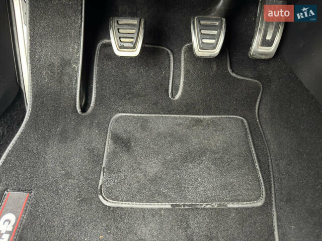 Білий Фольксваген Гольф ГТІ, об'ємом двигуна 2 л та пробігом 11 тис. км за 21500 $, фото 45 на Automoto.ua