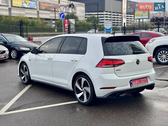 Білий Фольксваген Гольф ГТІ, об'ємом двигуна 2 л та пробігом 11 тис. км за 21500 $, фото 3 на Automoto.ua