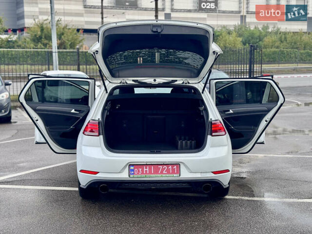 Білий Фольксваген Гольф ГТІ, об'ємом двигуна 2 л та пробігом 11 тис. км за 21500 $, фото 16 на Automoto.ua