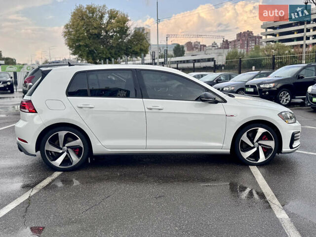 Білий Фольксваген Гольф ГТІ, об'ємом двигуна 2 л та пробігом 11 тис. км за 21500 $, фото 6 на Automoto.ua