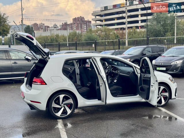 Білий Фольксваген Гольф ГТІ, об'ємом двигуна 2 л та пробігом 11 тис. км за 21500 $, фото 14 на Automoto.ua