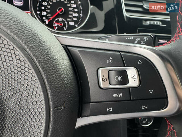 Білий Фольксваген Гольф ГТІ, об'ємом двигуна 2 л та пробігом 11 тис. км за 16999 $, фото 41 на Automoto.ua