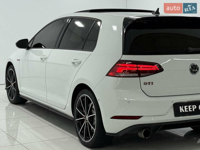 Белый Фольксваген Гольф ГТИ, объемом двигателя 1.98 л и пробегом 68 тыс. км за 22500 $, фото 14 на Automoto.ua