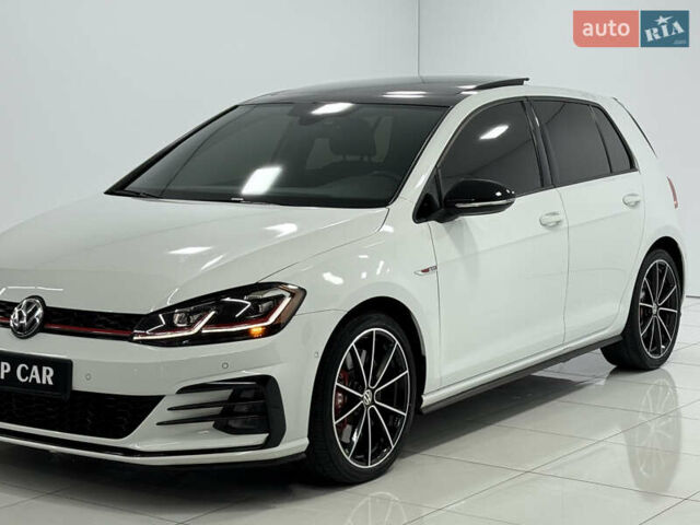 Белый Фольксваген Гольф ГТИ, объемом двигателя 1.98 л и пробегом 68 тыс. км за 22500 $, фото 5 на Automoto.ua