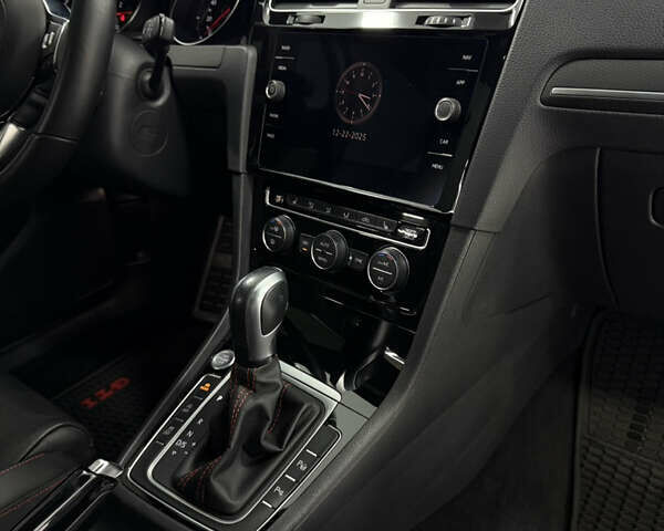 Белый Фольксваген Гольф ГТИ, объемом двигателя 1.98 л и пробегом 68 тыс. км за 22500 $, фото 29 на Automoto.ua