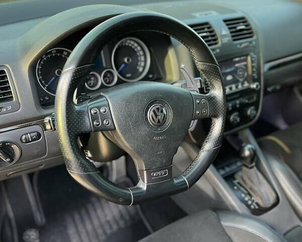 Фольксваген Гольф ГТИ 2007 в Днепре (Днепропетровске) на Automoto.ua Белый Фольксваген Гольф ГТИ, объемом двигателя 2 л и пробегом 200 тыс. км за 9000 $, фото 10 на Automoto.ua