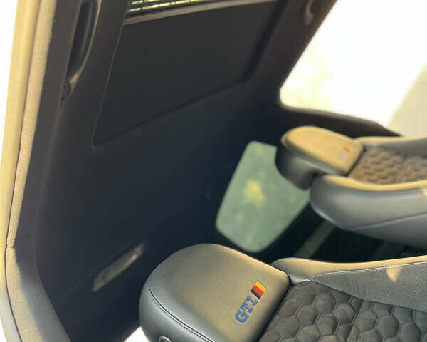 Фольксваген Гольф ГТИ 2007 в Днепре (Днепропетровске) на Automoto.ua Белый Фольксваген Гольф ГТИ, объемом двигателя 2 л и пробегом 200 тыс. км за 9000 $, фото 1 на Automoto.ua