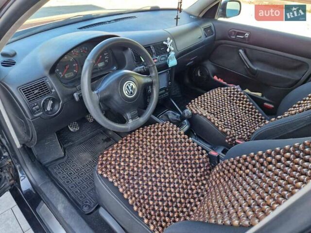 Черный Фольксваген Гольф ГТИ, объемом двигателя 1.4 л и пробегом 256 тыс. км за 3300 $, фото 4 на Automoto.ua