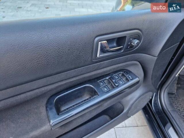 Черный Фольксваген Гольф ГТИ, объемом двигателя 1.4 л и пробегом 256 тыс. км за 3300 $, фото 11 на Automoto.ua