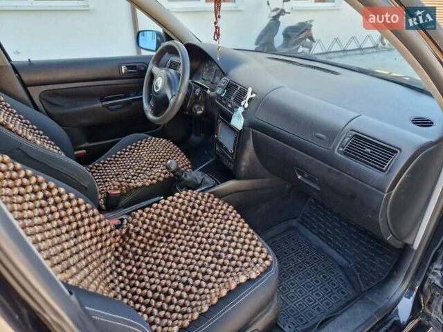 Черный Фольксваген Гольф ГТИ, объемом двигателя 1.4 л и пробегом 256 тыс. км за 3300 $, фото 6 на Automoto.ua