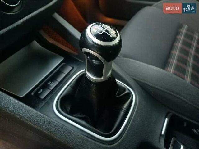 Черный Фольксваген Гольф ГТИ, объемом двигателя 2 л и пробегом 223 тыс. км за 9299 $, фото 23 на Automoto.ua