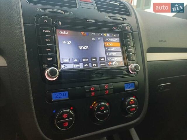 Черный Фольксваген Гольф ГТИ, объемом двигателя 2 л и пробегом 223 тыс. км за 9299 $, фото 24 на Automoto.ua