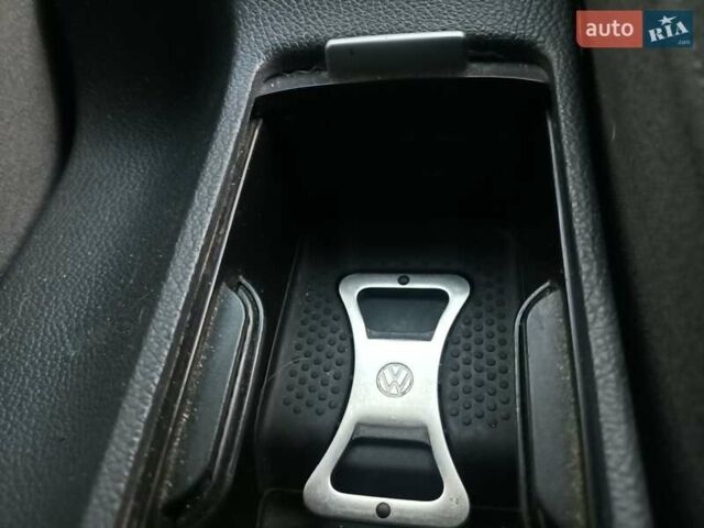 Черный Фольксваген Гольф ГТИ, объемом двигателя 2 л и пробегом 223 тыс. км за 9299 $, фото 32 на Automoto.ua