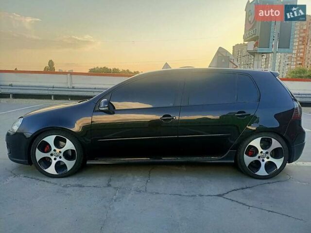 Черный Фольксваген Гольф ГТИ, объемом двигателя 2 л и пробегом 223 тыс. км за 9299 $, фото 2 на Automoto.ua