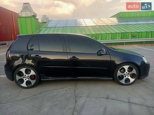 Черный Фольксваген Гольф ГТИ, объемом двигателя 2 л и пробегом 223 тыс. км за 9299 $, фото 6 на Automoto.ua