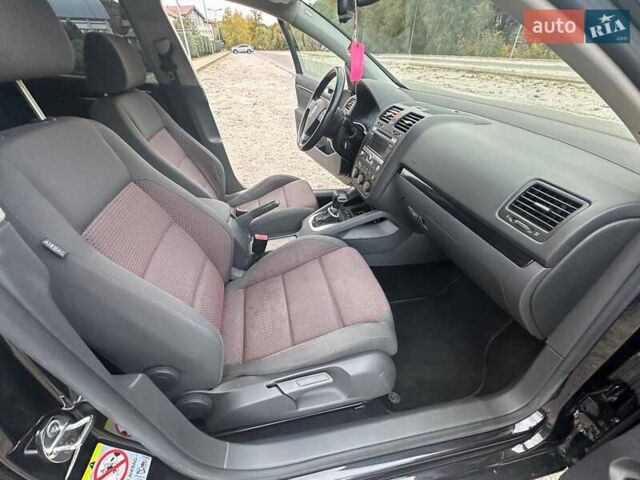 Фольксваген Гольф ГТИ 2006 в Днепре (Днепропетровске) на Automoto.ua Черный Фольксваген Гольф ГТИ, объемом двигателя 1.4 л и пробегом 204 тыс. км за 6400 $, фото 17 на Automoto.ua