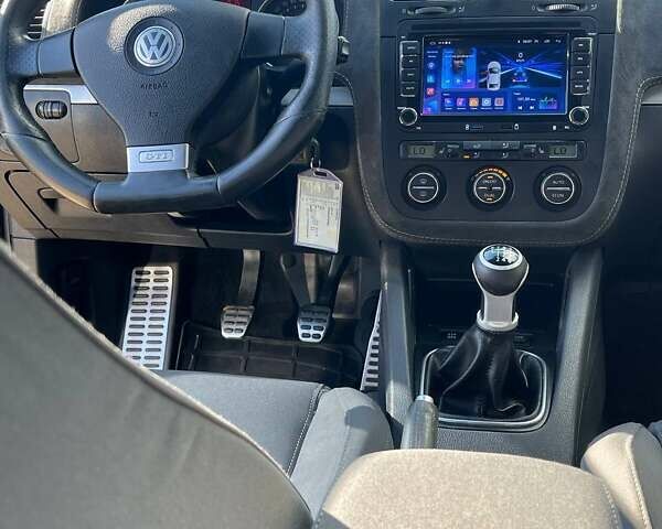 Черный Фольксваген Гольф ГТИ, объемом двигателя 2 л и пробегом 228 тыс. км за 5700 $, фото 13 на Automoto.ua