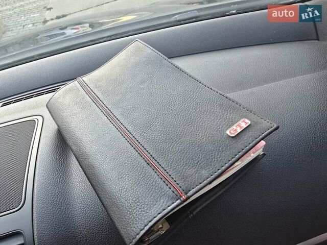 Чорний Фольксваген Гольф ГТІ, об'ємом двигуна 2 л та пробігом 163 тис. км за 12000 $, фото 59 на Automoto.ua