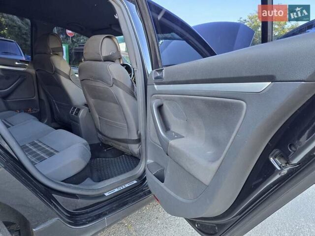 Чорний Фольксваген Гольф ГТІ, об'ємом двигуна 2 л та пробігом 163 тис. км за 12000 $, фото 24 на Automoto.ua