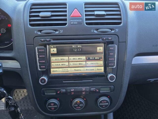 Чорний Фольксваген Гольф ГТІ, об'ємом двигуна 2 л та пробігом 163 тис. км за 12000 $, фото 51 на Automoto.ua