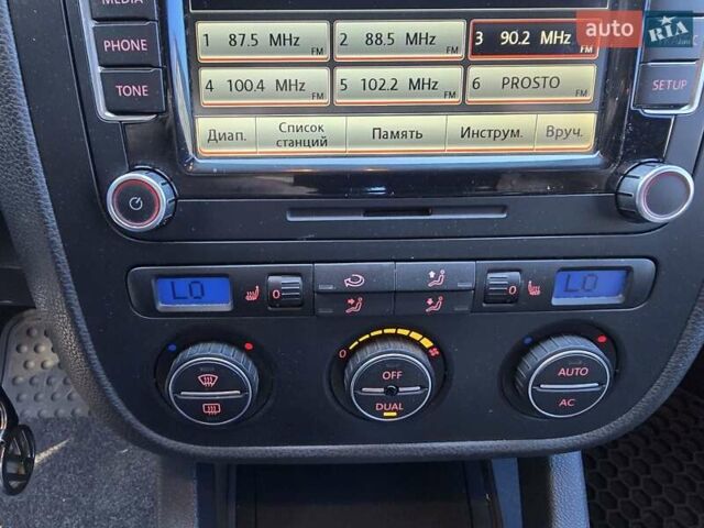 Чорний Фольксваген Гольф ГТІ, об'ємом двигуна 2 л та пробігом 163 тис. км за 12000 $, фото 52 на Automoto.ua