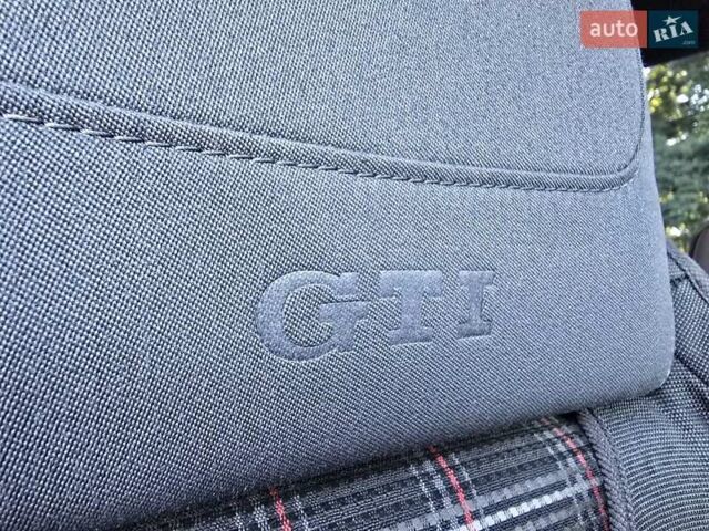 Чорний Фольксваген Гольф ГТІ, об'ємом двигуна 2 л та пробігом 163 тис. км за 12000 $, фото 31 на Automoto.ua