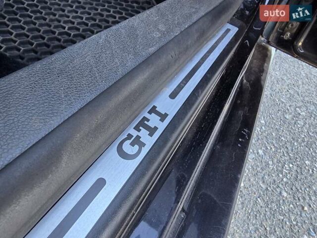 Чорний Фольксваген Гольф ГТІ, об'ємом двигуна 2 л та пробігом 163 тис. км за 12000 $, фото 29 на Automoto.ua