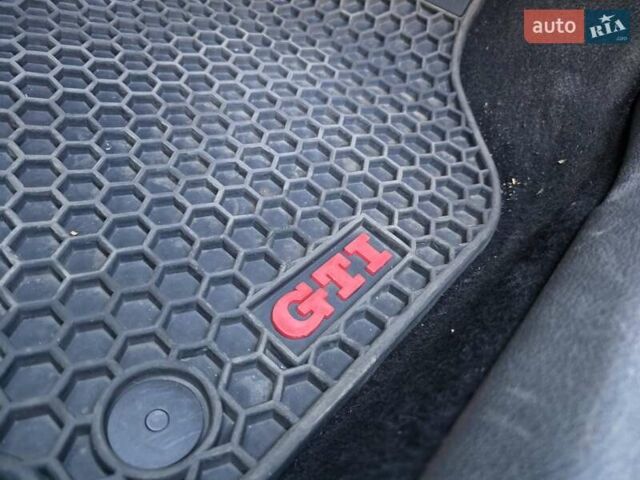 Чорний Фольксваген Гольф ГТІ, об'ємом двигуна 2 л та пробігом 163 тис. км за 12000 $, фото 32 на Automoto.ua